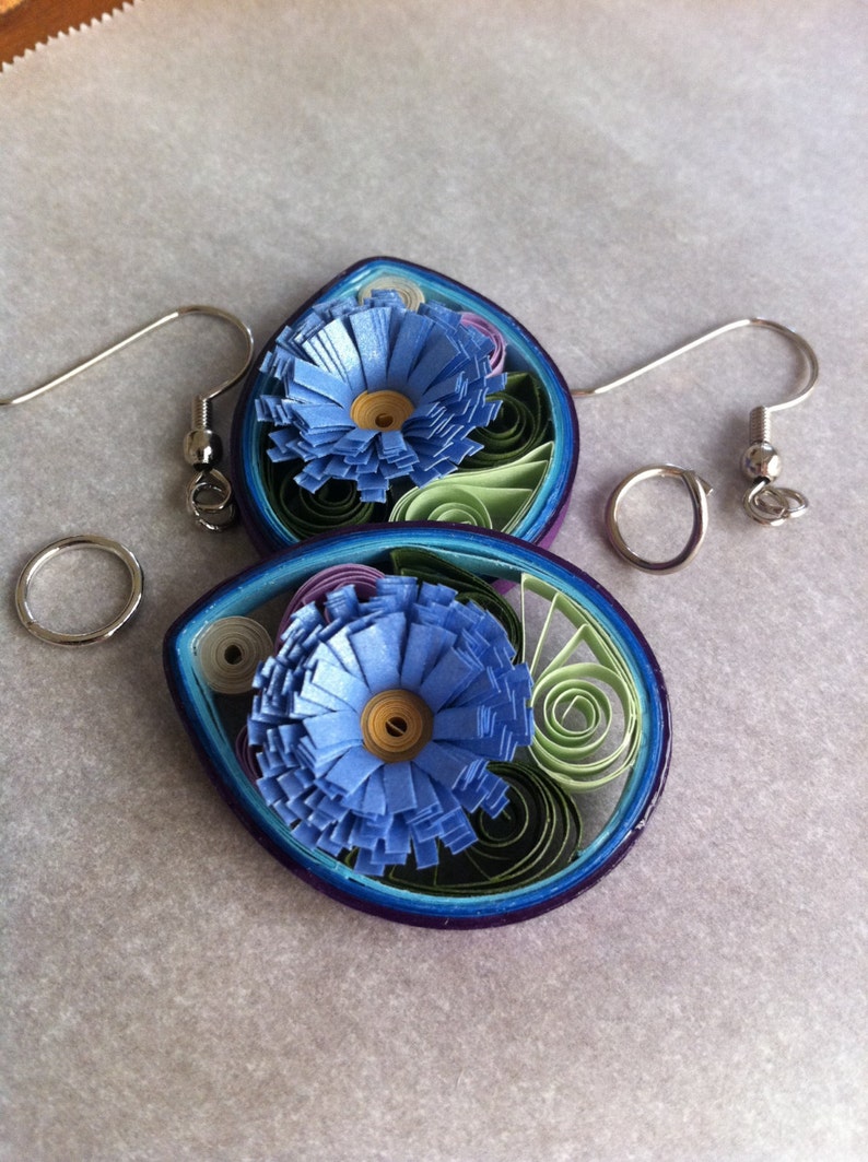 Custom color Small Paper Quilled Earrings With Flower Etsy