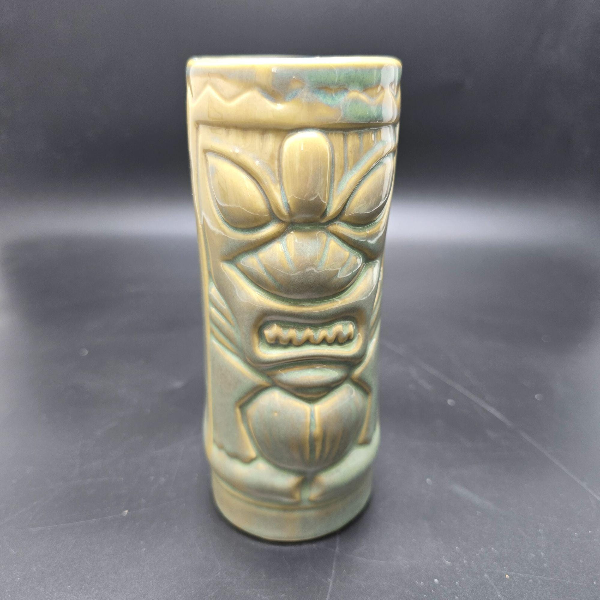 Tiki Modern（ハードカバー） Tiki Modern: Kirsten, Sven A: 9783822847176: Amazon.com: Books