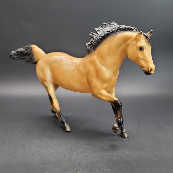 Breyer Butterscotch Kiger Mustang Horse Vintage Figurine Etsy