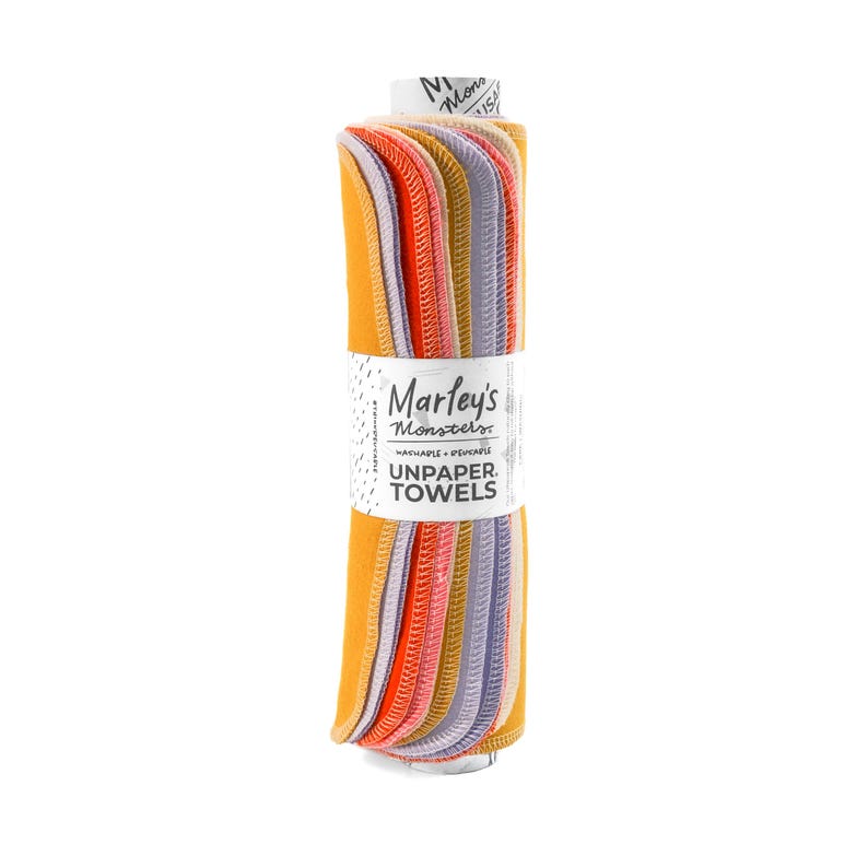 Peut inclure: Un rouleau d'essuie-tout en tissu r&eacute;utilisables et lavables. Les serviettes sont faites de tissu et sont lavables et r&eacute;utilisables. L'&eacute;tiquette indique "Marley's Monsters Washable & Reusable Unpaper Towels".