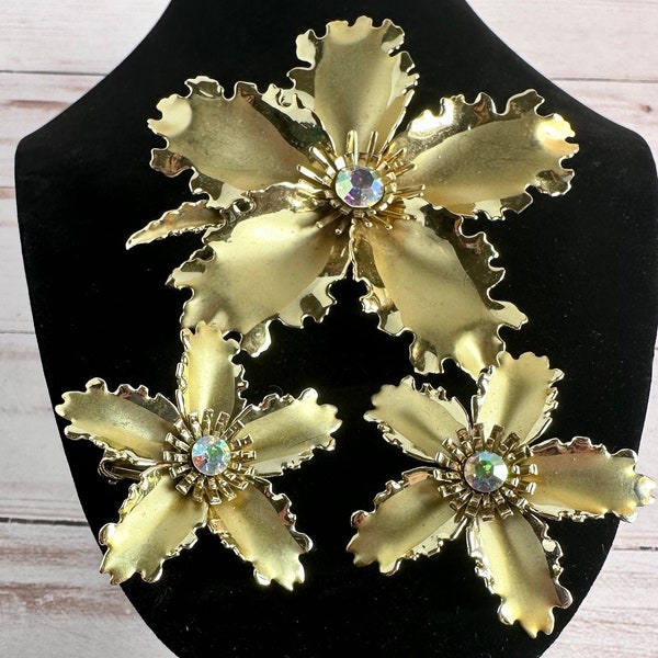 Vintage 1960s Flower Brooch, Ruffled Flower Brooch & Clip-on Earring set