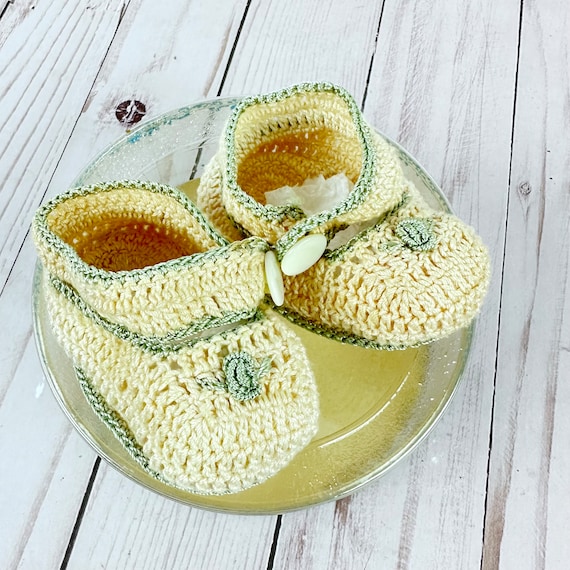 Vintage Crocheted Baby Booties, Mid-Century Kids … - image 1