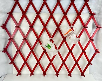 Vintage Red Wooden Accordion Peg Rack – Expandable Wall Hanger, Mid-Century Hanging Cup Holder