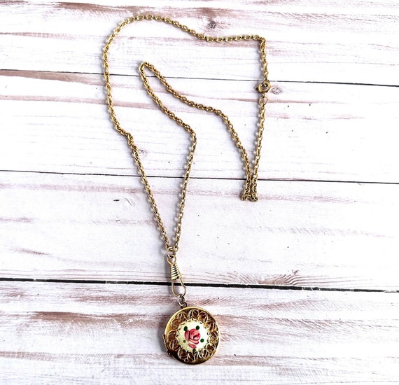 Vintage Rose Locket, Guilloche Gold Locket, Perfe… - image 4
