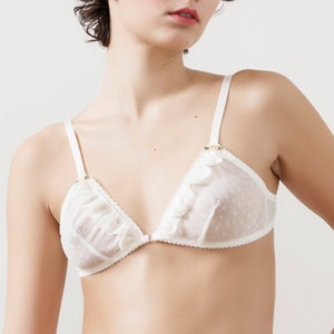 Ensemble de lingerie en tulle ivoire doux avec de jolis volants, avec un motif de petites étoiles image 4