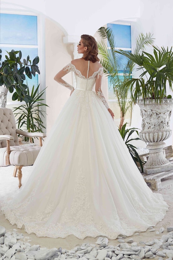 lace wedding dress princess