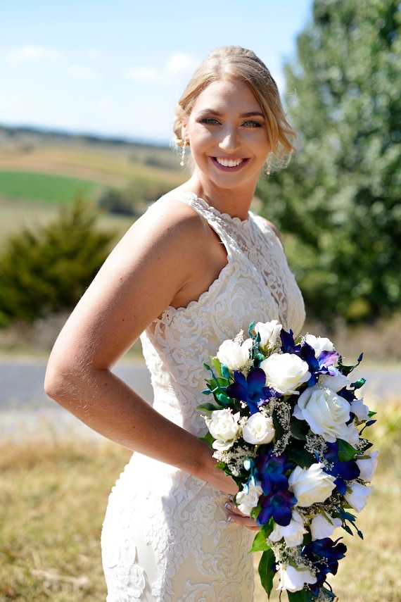 Brandys Cascade Bouquet de mariée avec Bleu Violet Dendrobium - Etsy Canada