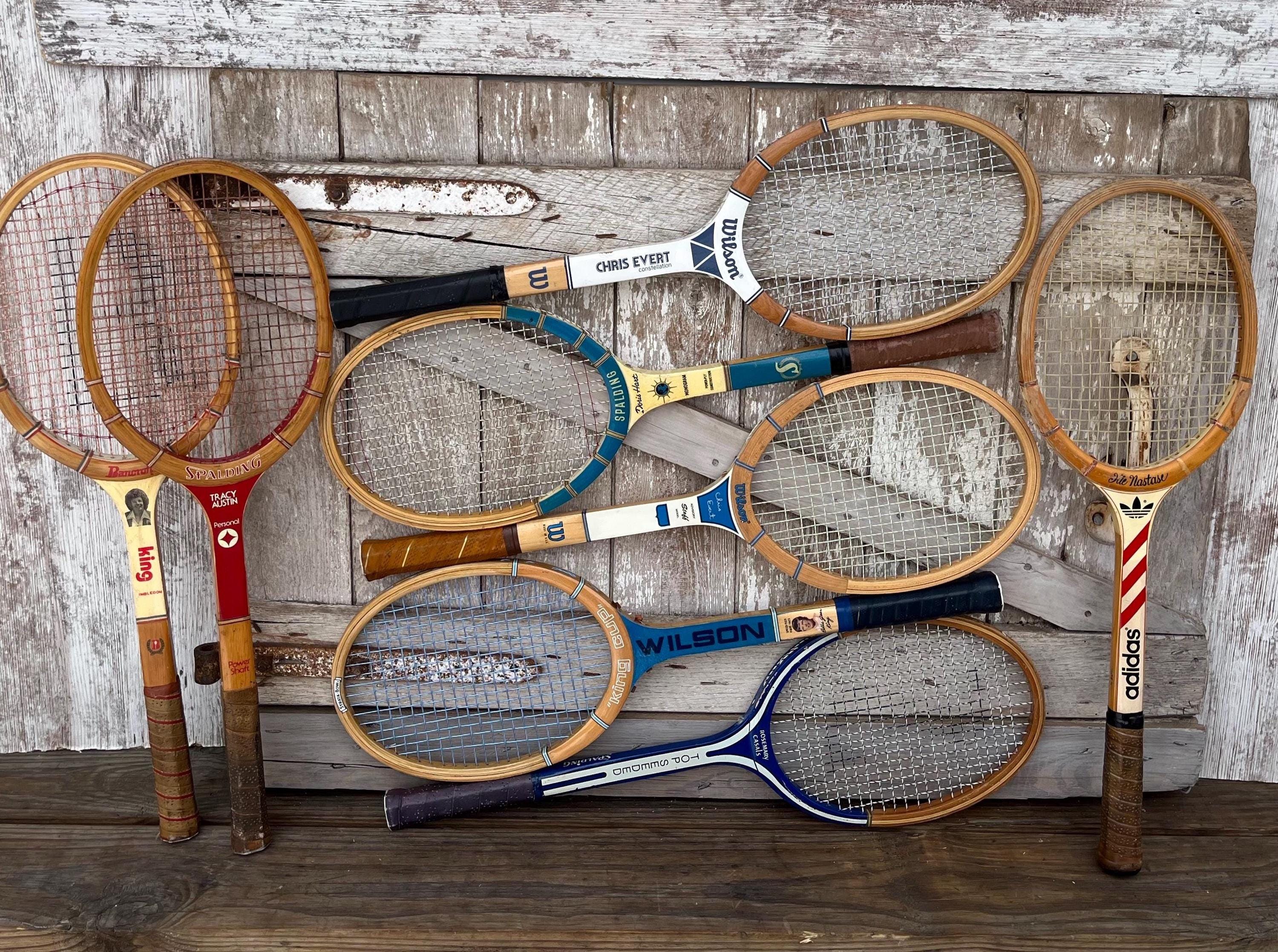 Ancienne raquette de tennis en bois, Chevalier & Cie 1924 | Selency