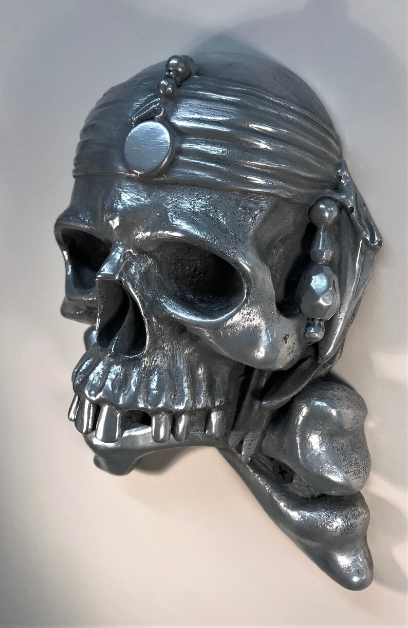 JulienHatswell Pirate Skull Bottle Opener