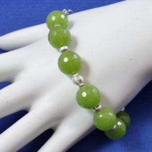 Bracelet allemand de perles de verre vert à facettes, bracelet réglable en verre sterling, bijoux, cadeau pour elle, bracelet artisanal toutes occasions