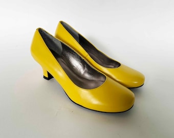 The Yalla Yellow Pumps Vintage 2000s Shoes Heels US6.5 UK4 EUR37 JAP22.5 KOR238