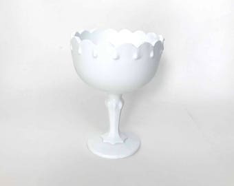 The Daisy White Buchanan Vintage Vase Opaque Milk Glass Giant Goblet, Pedestal Vase, Footed Bowl: Vintage Serving, Glassware, Kitchen Decor