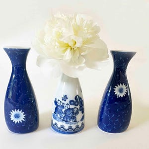 Juego de 3 servidores de sake azul Tokio, vintage, años 70, índigo, japonés, asiático, de cerámica, para servir bebidas y barware.