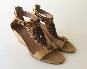 The Gypsy x Gemstones Wedge Heels Vintage 90s Sandals Shoes Desert Sand Embellished Stones Tan Leather US 7