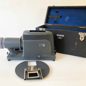 The Film The Future ARGUS Vintage 50’s Film Slide Projector Original Case Excellent Condition Art Object Tool For Parts
