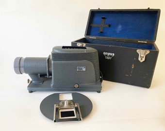 The Film The Future ARGUS Vintage 50’s Film Slide Projector Original Case Excellent Condition Art Object Tool For Parts