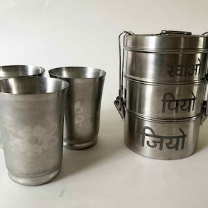 The Silver Lining Edelstahl Vintage 70er Jahre Tassen x Vorratsdosen Camping Küche Dekor Lebensmittelaufbewahrung Outdoor Picknick Becher Metall Tupperware