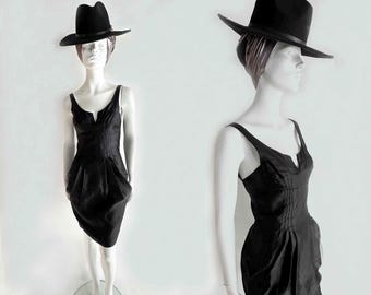 Vestido de seda de la noche en Viena, estilo vintage de los años 90, cóctel, negro, corto, sin mangas