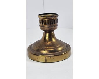 Candelabro de latón vintage con base redonda de 10 cm (4 pulgadas), peso y pátina clásica.
