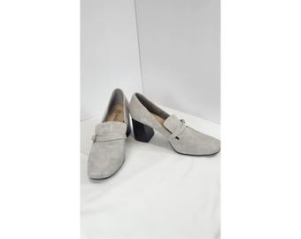 Bella Vita Ashton Gray Stone Suede Block Heel Pumps Square Toe Buckle 8W Comfort