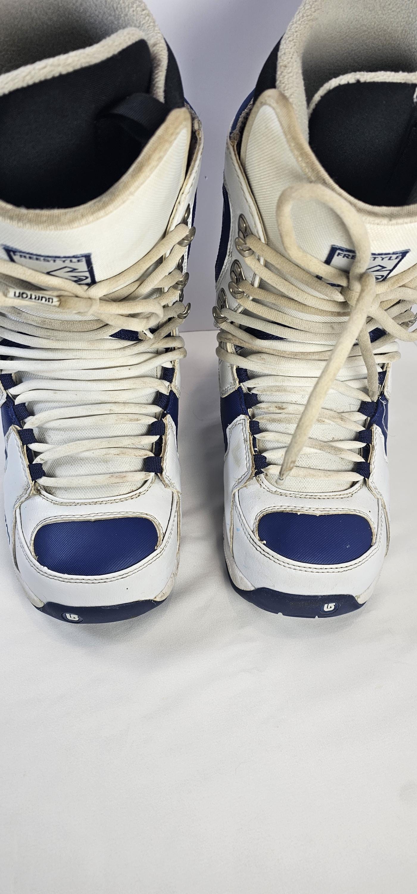 BURTON freestyle imprint 2 men’s snowboard boots 
Size 8 Burton Freestyle Snowboard Boots 2008 | evo main image 2