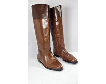 Botas altas de piel marrón hasta la rodilla Enzo Angiolini, talla 8 M, con parte superior de piel de cocodrilo, fabricadas en Italia en dos tonos.