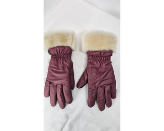 UGG Touchscreen Tech Gloves Womens S/M Pink Leather Palm Shearling