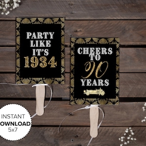 Gatsby 90er Geburtstag Schild: Art-Deco-Party-Dekoration (Digitale Datei 5x7 JPEG )