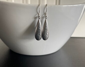Lightweight Drop Earrings