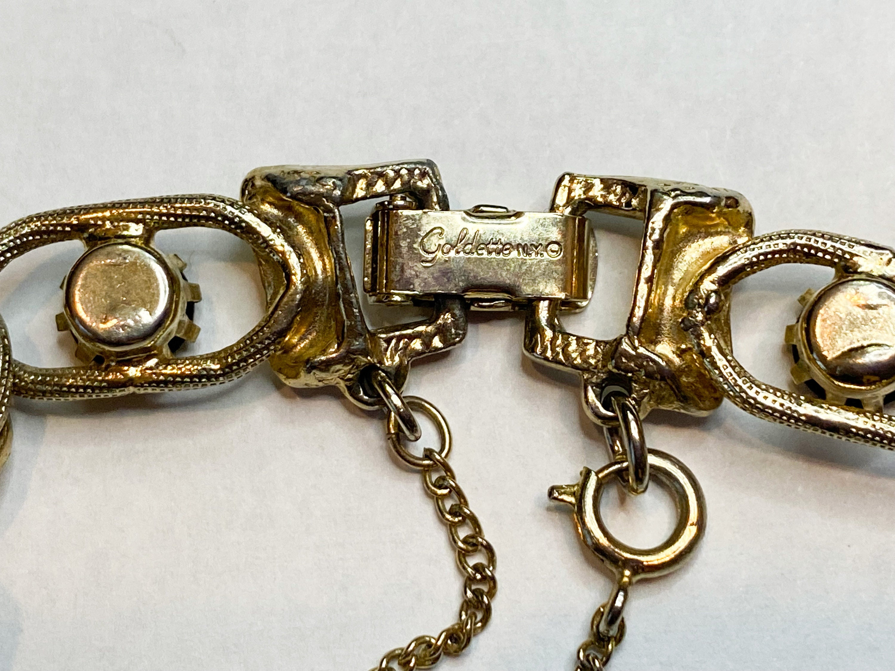Signed Vintage 1970s Goldette NY Bracelet. Gold Tone Links Signed Vintage 1970s Goldette NY Bracelet. Gold Tone Links