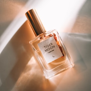 Tiger Moon Organic Eau De Parfum Spray – Jasmine Saffron Oakmoss – Crystal Infused Perfume – Vegan Natural Perfume – Fierce Feminine Scent
