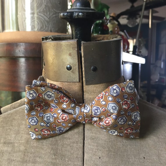 Reduced, Vintage Tie Rack Silk Bow Tie, Pre-Tied … - image 1