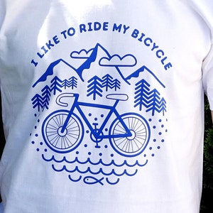 Men's bicycle t shirt. White organic cotton t shirt for man.