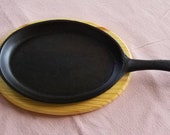 Unmarked Sizzle Server Cast Iron Skillet with Serving Board Cleaned Seasoned