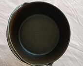 Pre-1890 Antique Cast Iron Gatemark 3-legged Bean Pot Kettle
