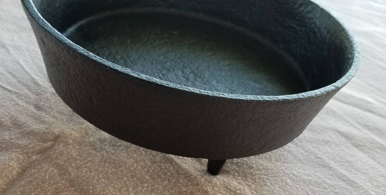 Pre1890 Antique Cast Iron Gatemark 3legged Spider