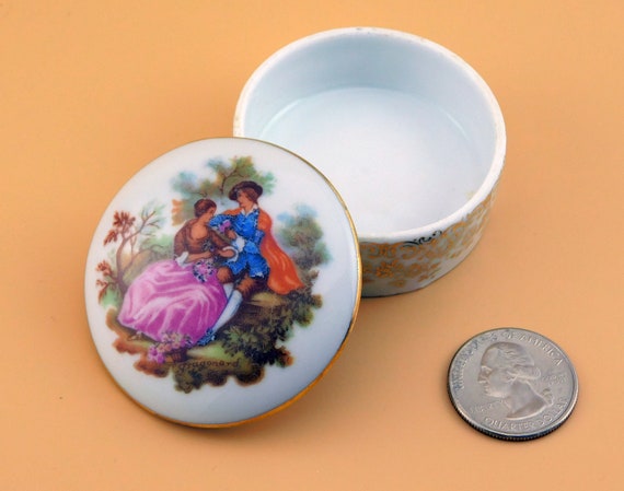 Limoges Porcelain Trinket Box – Fragonard Courting Scene, Gold