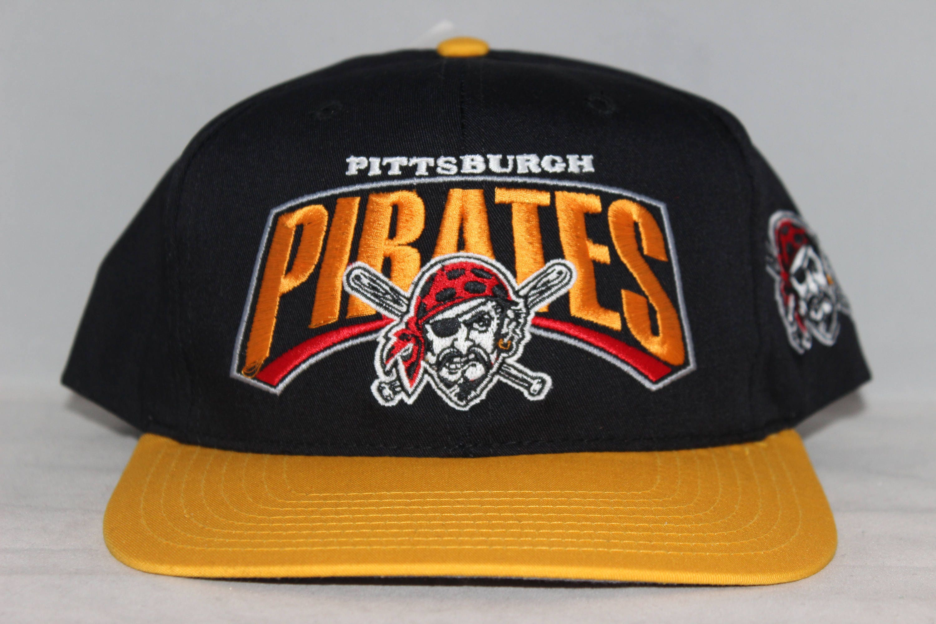 Vintage Deadstock Pittsburgh Pirates MLB Snapback Hat