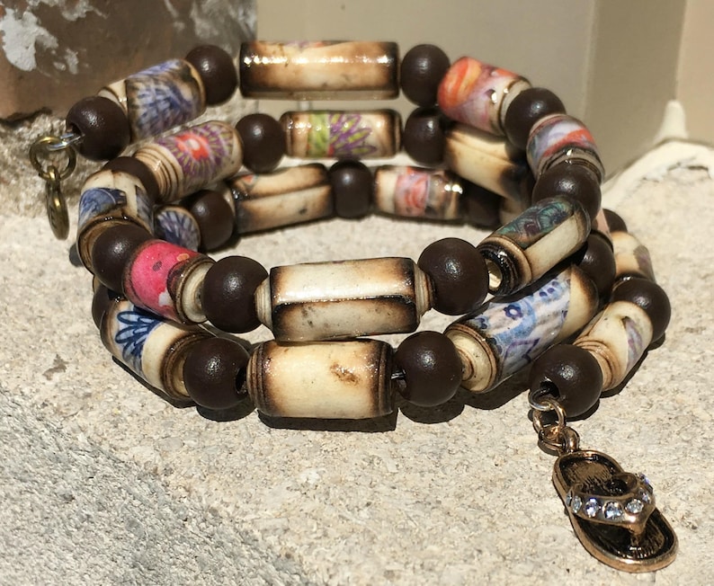 Boho Memory Wire Paper Bead Bracelet
