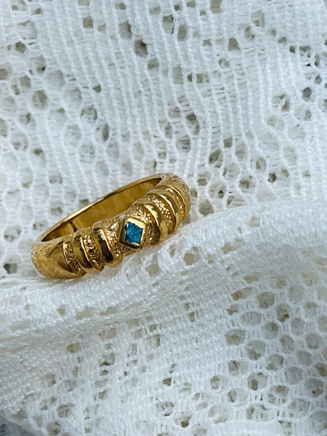 VINTAGE Turquoise Chip Inlay Gold Stacking Band - Unique Wedding ...