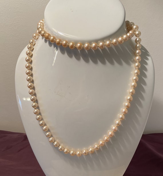 1960s Glass Bead Faux Pearl Necklace - image 1