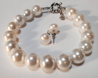 Set of Pearl- White Pearl Earrings, Freshwater Pearl, White South Sea Shell Pearl Bracelet, Pearl Bracelet, White Pearl, Stud Pearl Earrings