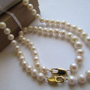 set of Pearl- Bracelet and Pearl Necklace,White Fresh Water Pearl,Pearl  necklace,  Pearl Bracelet