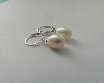 Silver Hoop Pearl Earrings,Pearl Earrings,Rice Pearl Earrings,Hoops Earrings,White Pearl Earrings,Freshwater Pearl Earrings,Hoop Earrings