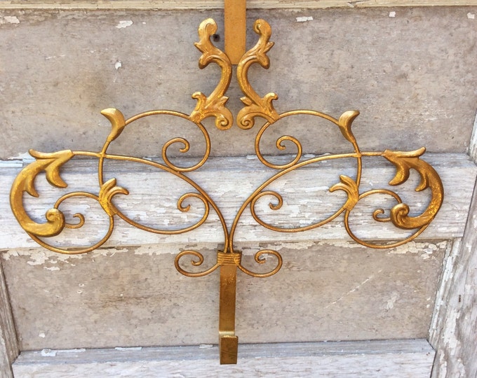 Wreath Hanger, Wreath Holder, Wreath Hook, Hanger for Wreaths, Metal