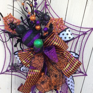 Spider Web wreath, Halloween Wreath, Halloween Spider Wreath, Fun spider web wreath, Halloween Door Wreath, whimsical Halloween wreath