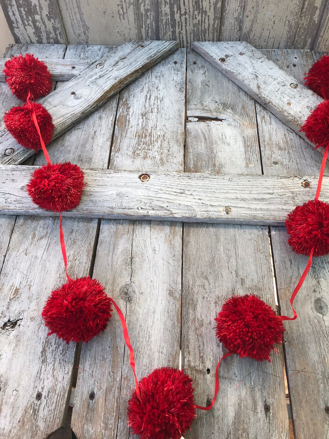 6 Foot Yarn Ball Garland, Valentine Garland, Yarn Garland Valentine