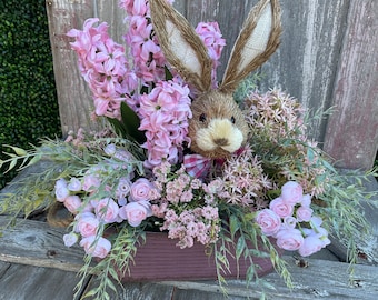 Easter Floral Arrangement to decorate your home for Spring, Spring Centerpiece with pastel easter florals to use on  table by Keleas