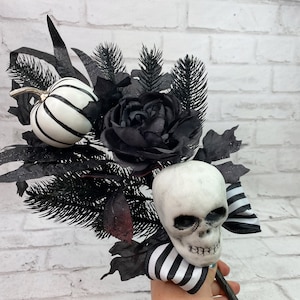 Halloween Floral Picks Spray, Skull Picks, skull decor, Halloween Wreath attachment, Halloween skull for wreath,  Wreath Picks,  Keleas