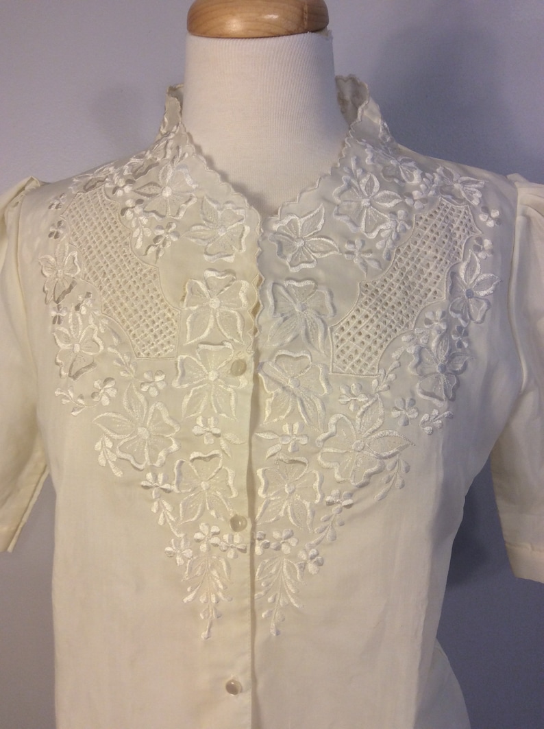 Vintage 50/'s Embroidered Blouse